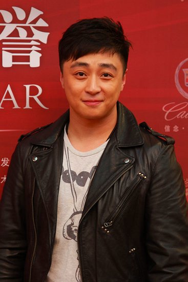 商忆沙董可飞亮相华鼎奖 助阵颁奖谈新戏