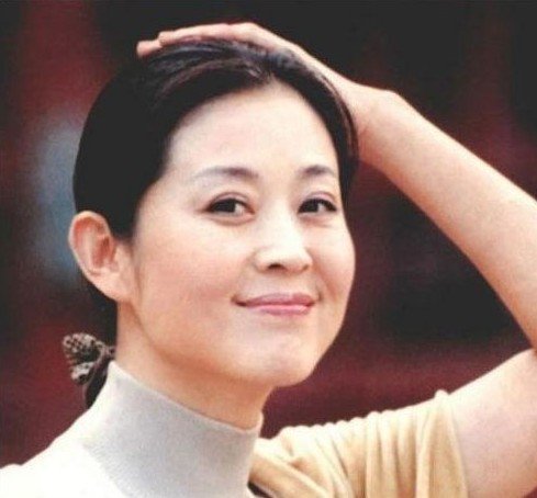 倪萍办个人国画作品展 画作《仙境》拍出150万