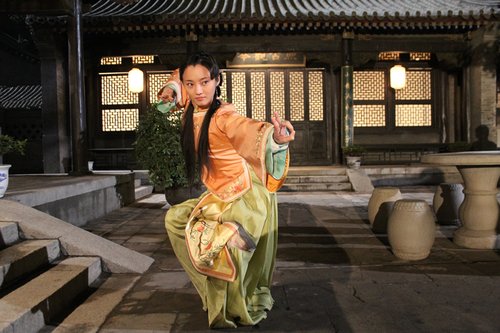 刘芊含《打狗棍》完美收官 好媳妇成超级催泪弹_娱乐_腾讯网