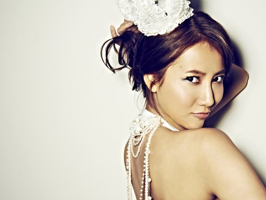 弦子首唱会今日开票 新歌MV点击率再创新高_