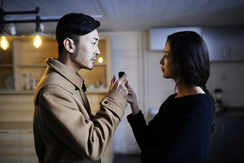 李雅男《所爱非人》开机 “精分”饰两角