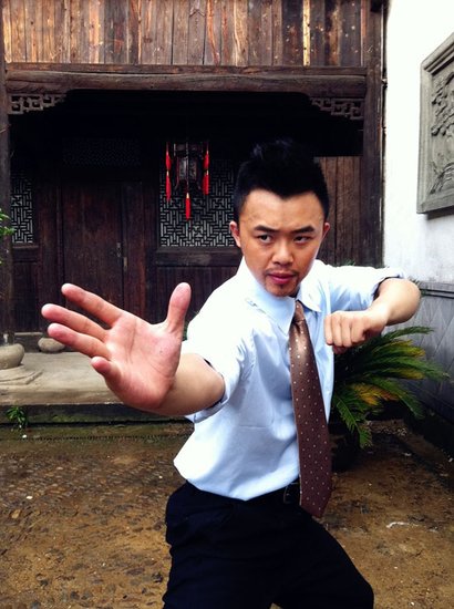 《独立纵队》横店热拍 许明虎、李彩桦变身土匪