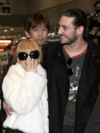 曝 滨崎步离婚 绯闻 老公Twitter回应离婚消息_娱