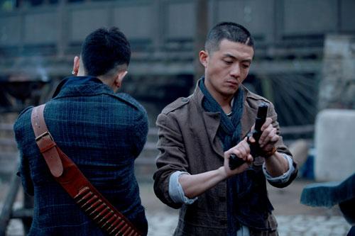 李泽锋《一代枭雄》变孤胆英雄 演绎狼性硬汉