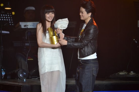 刘惜君《歌声传奇》霸气夺冠 被誉“翻唱歌后”