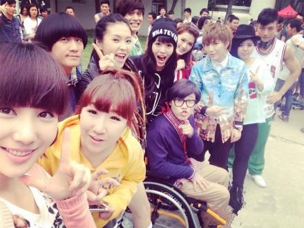 《高八度》转景上海 赵露青春演绎啦啦操女王