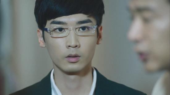 宥鸣意外现身《暗黑者2》变冷酷杀手做终极b