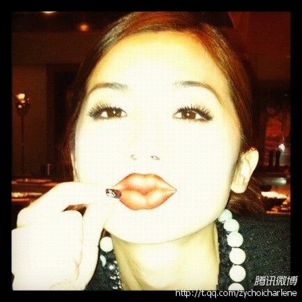 微博日报:<em>蔡卓妍</em>感动庆生 老徐捧Q<em>妹</em>自我激励