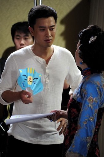 《烽火儿女情》热拍 王琳提携蒋毅赞其悟性高