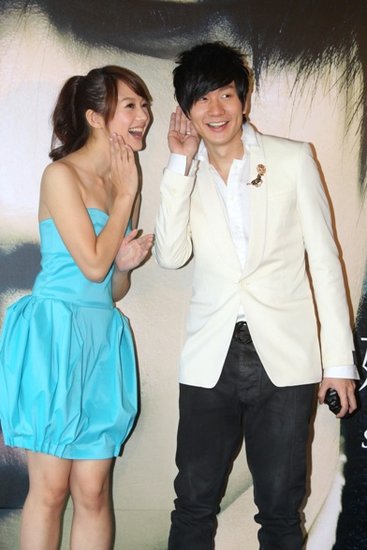 林俊杰拍《她说》音乐电影 首映会全场起立鼓