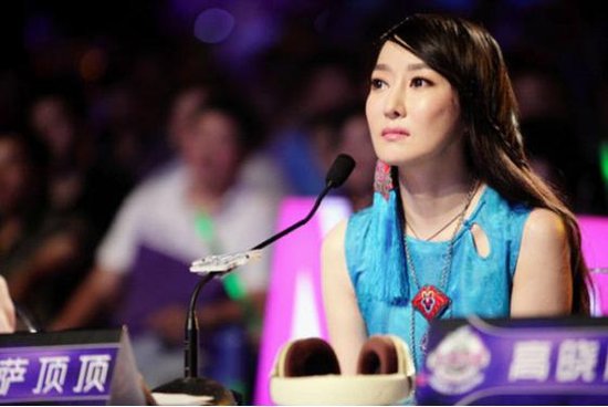 许艺娜父亲抱病为女助阵 父女同台评委感动落泪