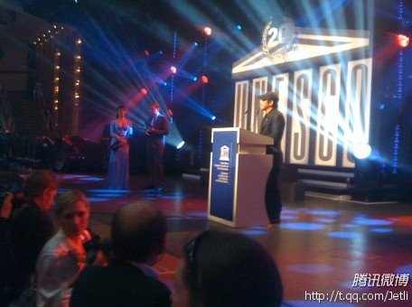 微讯：李连杰德国获慈善奖 志在为社会贡献责任