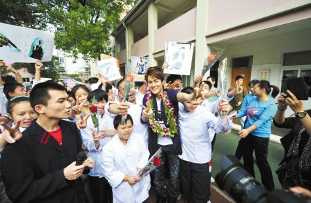 《梦想合唱团》吴克群代表宁波队 为孩子写歌