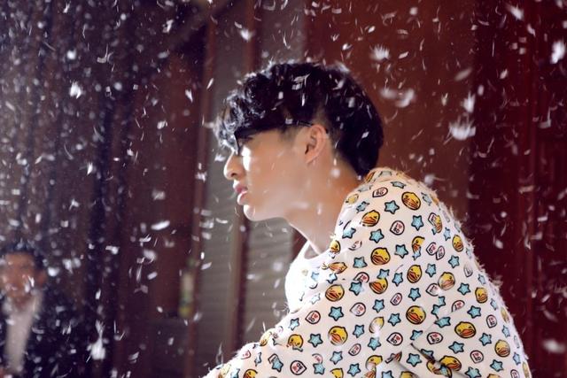 《类似爱情》番外制作中 黄礼格神演技感染众人