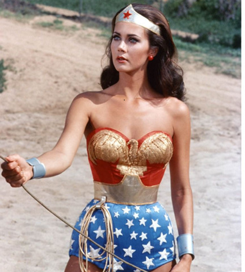 蝙蝠侠大战超人？其实是《神奇女侠》预告片