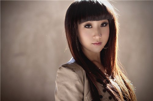 红月10月神曲席卷网络 乐评预测将超越凤凰传