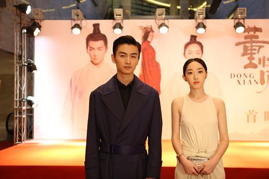 《云巅之上》热拍 蒋梦婕陈晓片场飚方言