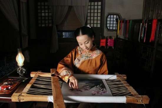 《苏州十两娘》祸建尾播 下洋饰绣娘舞针弄线