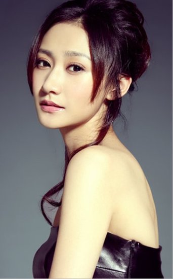 《蓝蝶之谜》热拍 杨子奕上演火辣“戏中戏”_娱乐_腾讯网