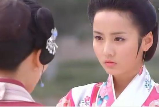 《后宫》持续热播 吕一安以轩被离间姐妹反目