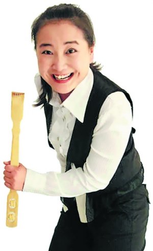 贾玲澄清酒驾传闻 工作人员:照片是交警查牌照