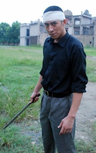 鲁诺《枪械师》首演反派 命途坎坷充满挑战