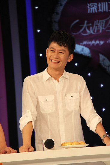 电视 电视新闻 正文青年演员李健在今年数轮热播的抗日传奇大戏 《永
