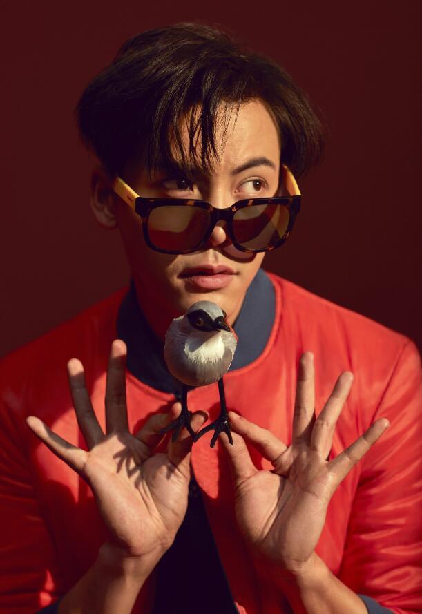 陈伟霆助力芭莎 为实现儿童艺术梦想身体力行