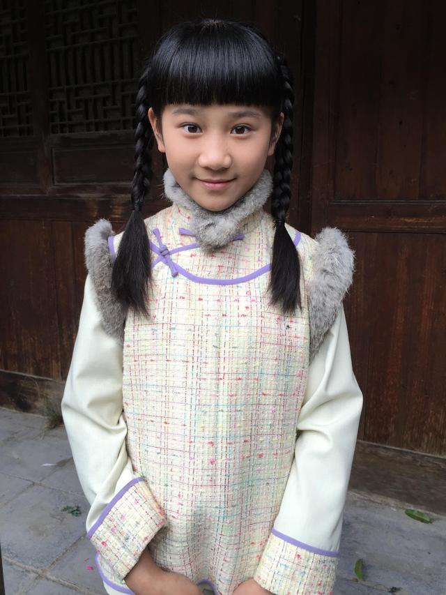 《忍冬艳蔷薇》 小演员何心圆戏里被调包吃苦头