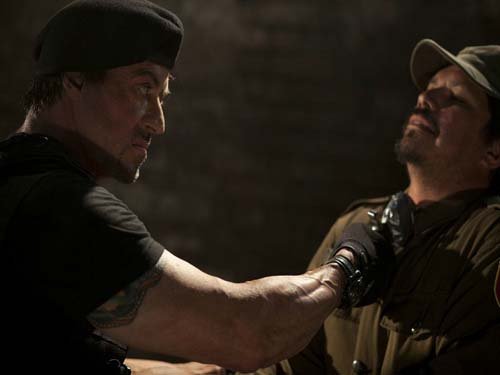 电影 《敢死队》官网 正文  腾讯娱乐讯   《敢死队》 未确定登陆中国