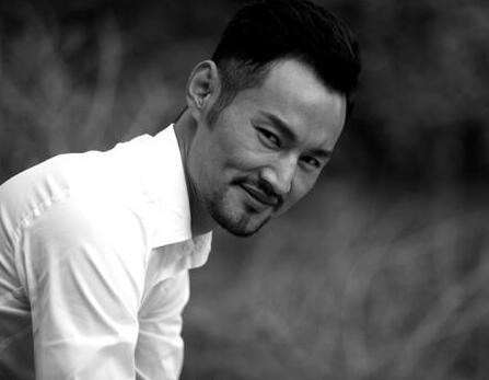 蔡亦明演绎小人物的励志史 8年从龙套到主演