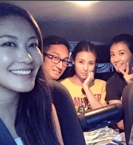 吴启华才放话不跟前妻复合 二人又同游住酒店