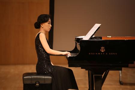钢琴家张倩新作演奏会首演 获专家观众一致好评_娱乐_腾讯网