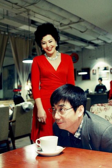 《浪漫向左》授爱情绝招 范明:夫妻是最亲的人