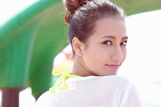 弦子转身变综艺女王 首波MV《看走眼》推迟曝