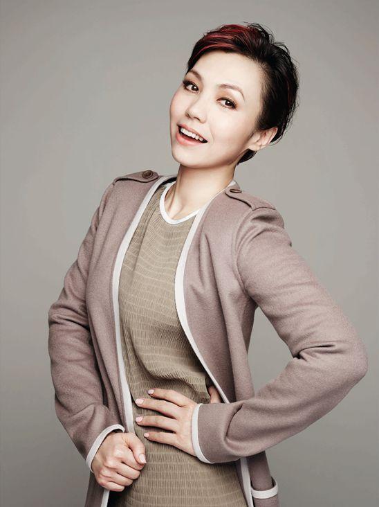 陈洁仪将发演唱会同名单曲 前瞻《着迷》盛宴