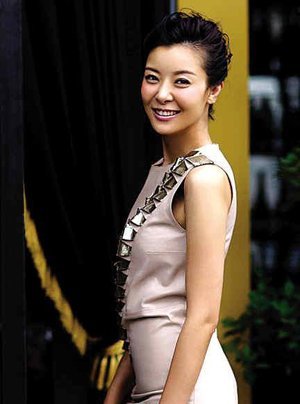 传黄志忠离婚小三是柯蓝 经纪人:柯蓝是受害者