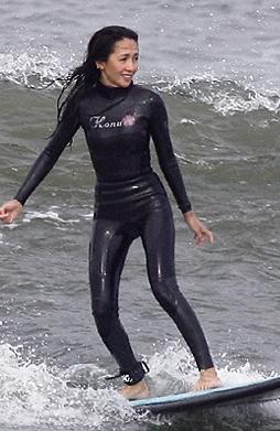 木村拓哉工藤静香夫妻冲浪约会合影曝光(图)