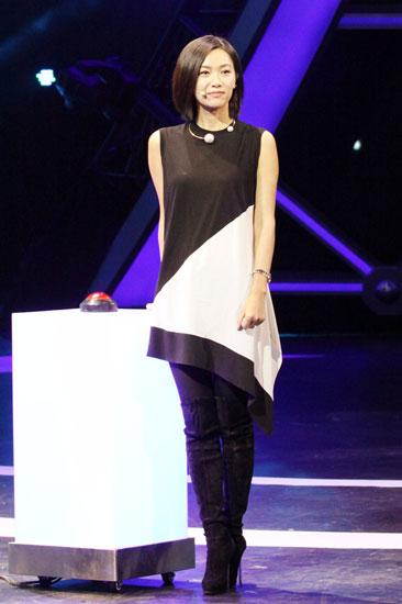 讯 本周五晚21:10,《最强大脑》将上演"欢笑篇",才女导演徐静蕾空降