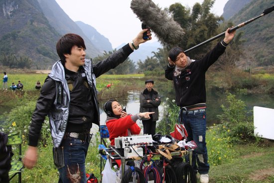 黄英出席《暴走妈妈》首映 首度“触电”获认可