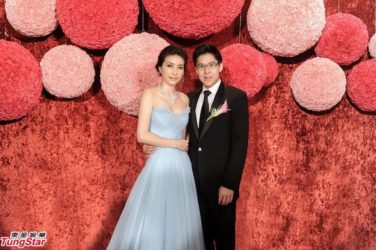 霍启刚感谢传媒关注儿子 称29日发布宝宝照片