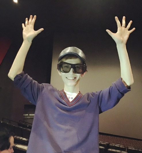 郭敬明深夜测试《爵迹》IMAX厅效果：爽死我了