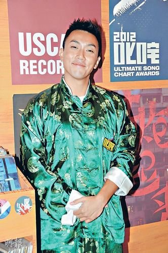 容祖儿拒绝和男友合照 斥记者:不要搞这种东西