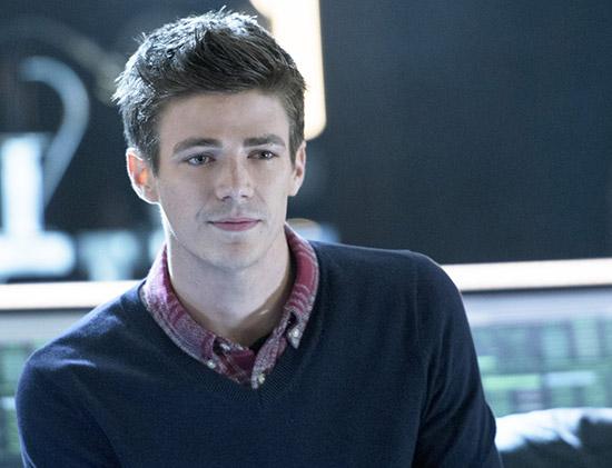 老版《闪电侠》主角加盟新版 不会抢戏