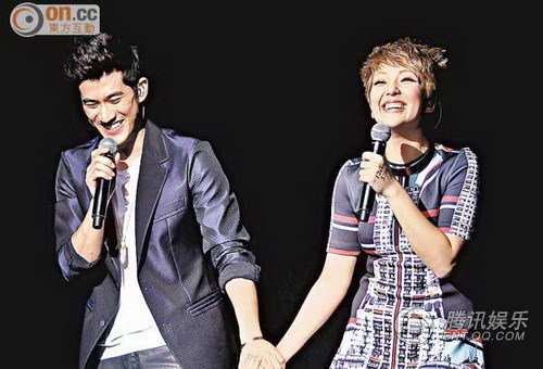 卫兰李治廷牵手合唱 翻唱张国荣《为你钟情》