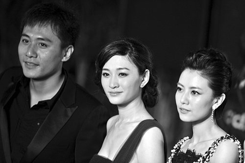 上海国际电影节开幕 话题女星登场巩俐也失色