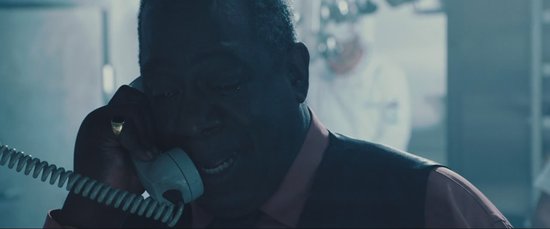 《2012》灾难降临众生相 情感是人们最后的羁绊