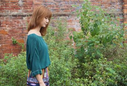 吴瑕为新歌《不了了之》拍摄MV 演绎爱情的无奈