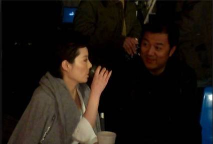 袁莉情人节与百合男约会照片被曝光(图)