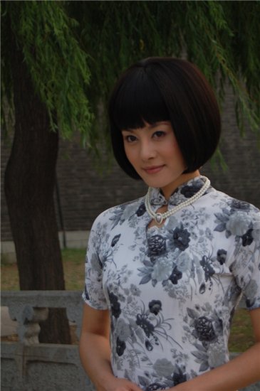 而在本剧中饰演心狠手辣的日本女间谍美亚的青年演员王冕,其靓丽的